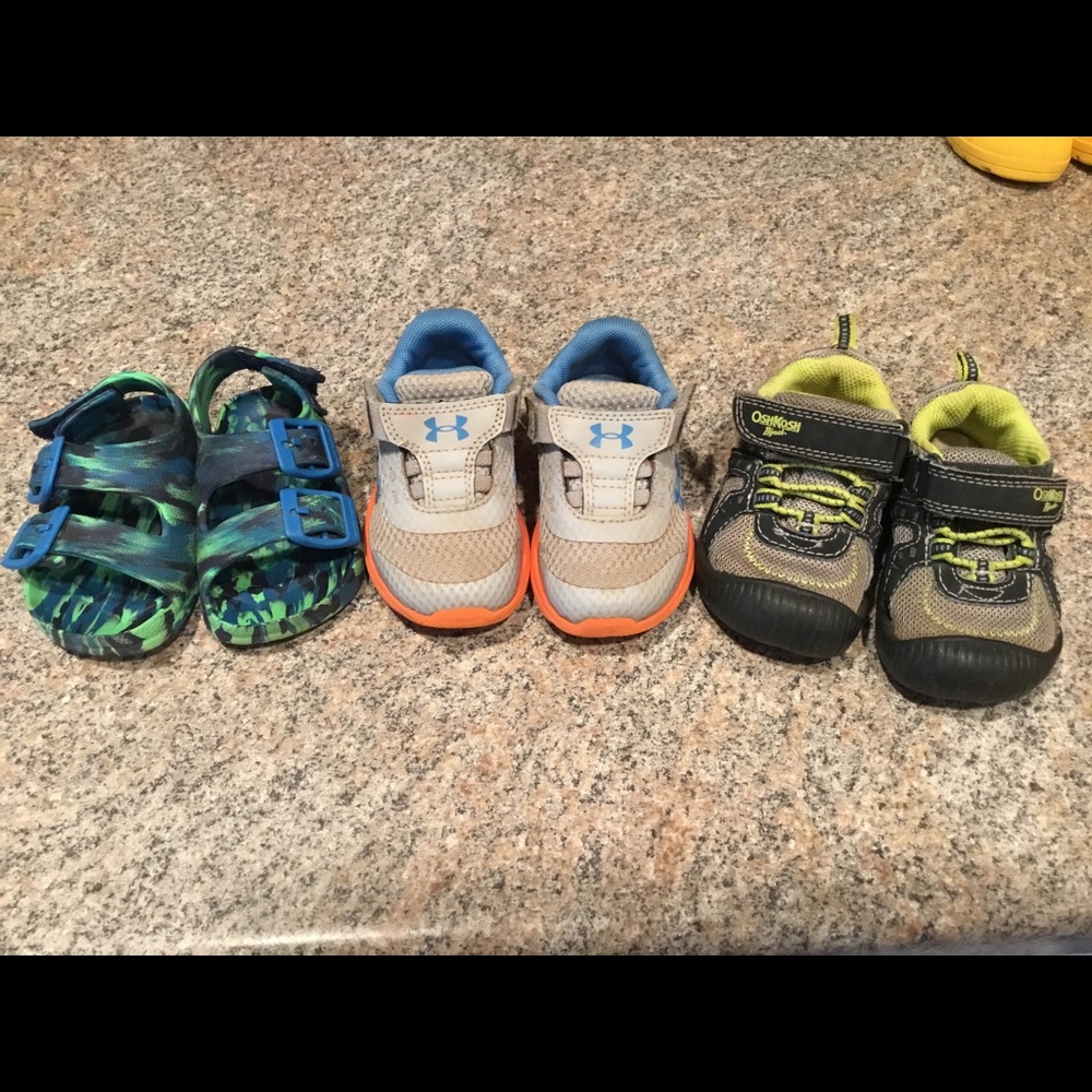 Boys toddler size 5 shoes